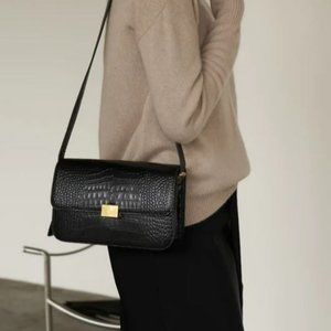 The Curated Classic Shoulder Bag